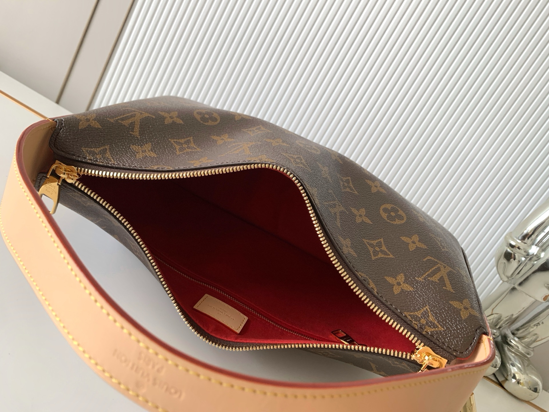 Louis Vuitton Shoulder Bag M11952