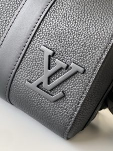 Louis Vuitton Handbag M59255 in Black