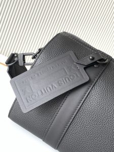 Louis Vuitton Handbag M59255 in Black