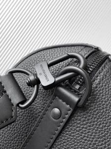 Louis Vuitton Handbag M59255 in Black