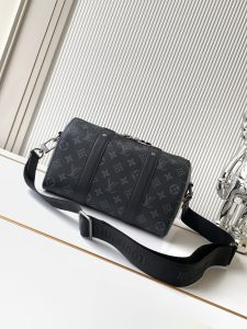 Louis Vuitton Handbag M45936