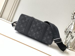 Louis Vuitton Handbag M45936
