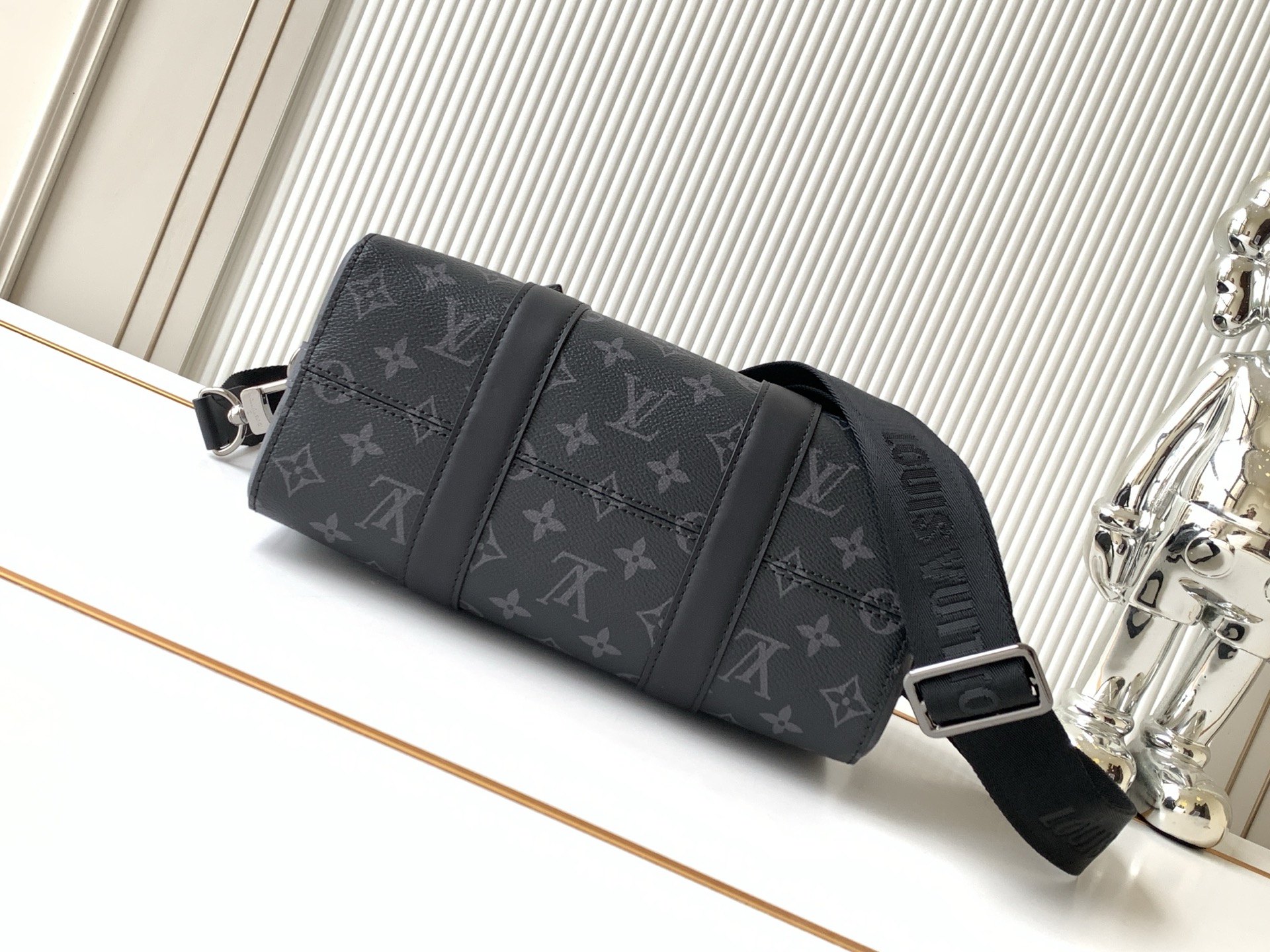 Louis Vuitton Handbag M45936