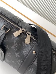 Louis Vuitton Handbag M45936
