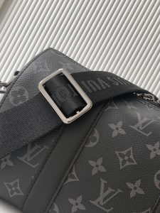 Louis Vuitton Handbag M45936