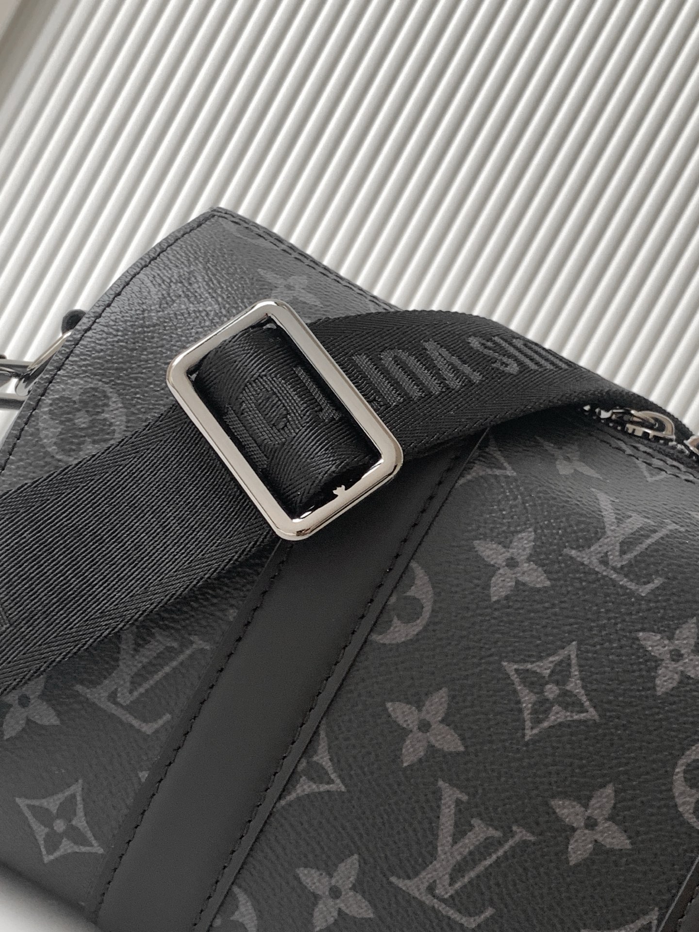 Louis Vuitton Handbag M45936
