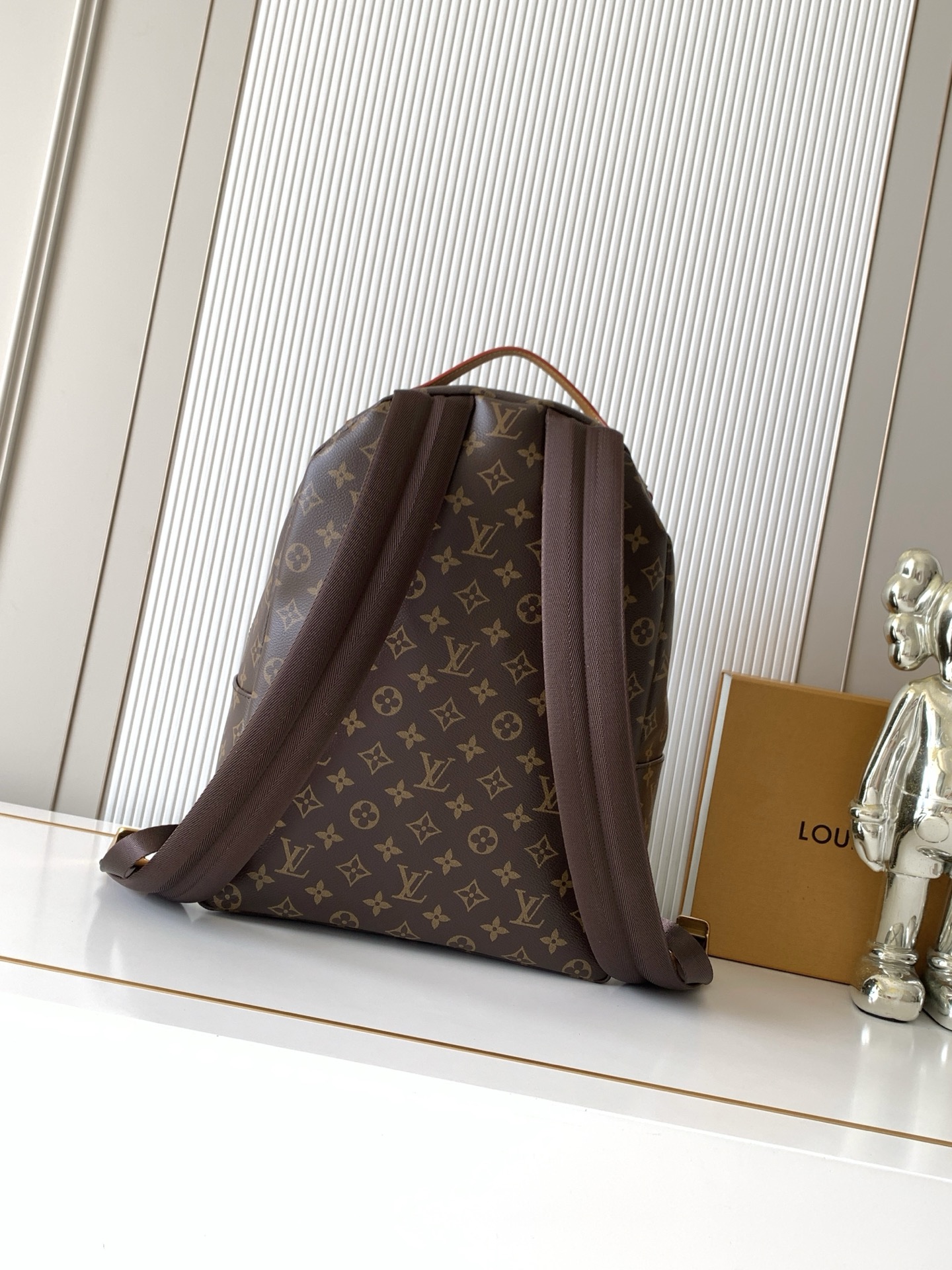 Louis Vuitton Discovery Cargo Handbag M25979