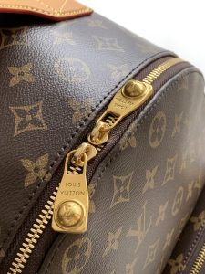 Louis Vuitton Discovery Cargo Handbag M25979