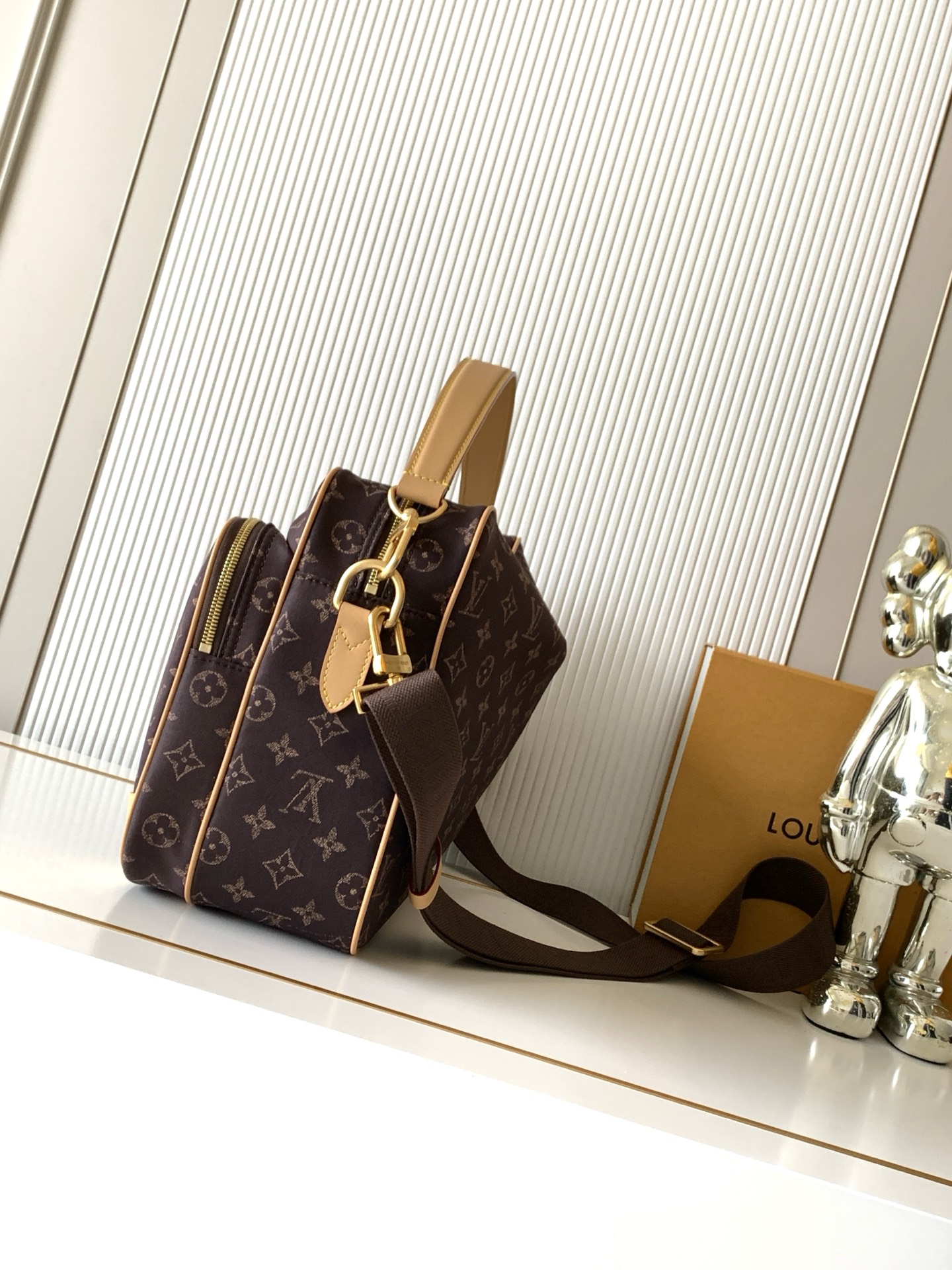 Louis Vuitton Handbag M29853