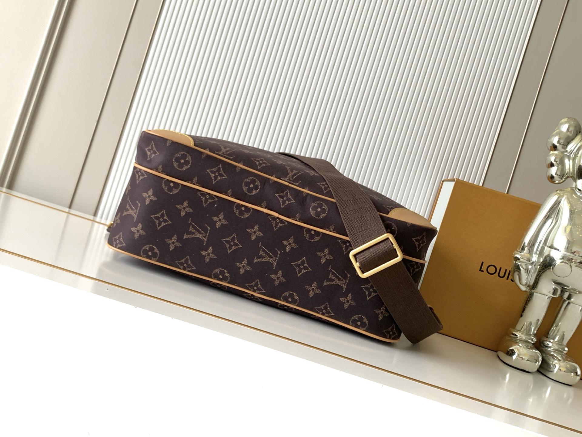 Louis Vuitton Handbag M29853