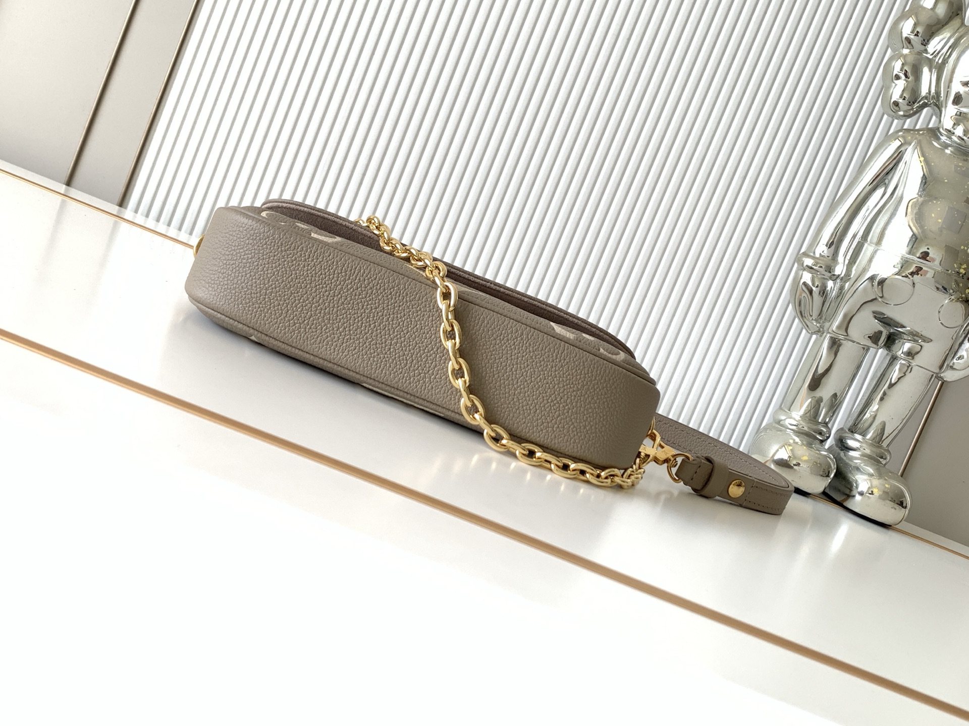 Louis Vuitton Shoulder Bag M82211