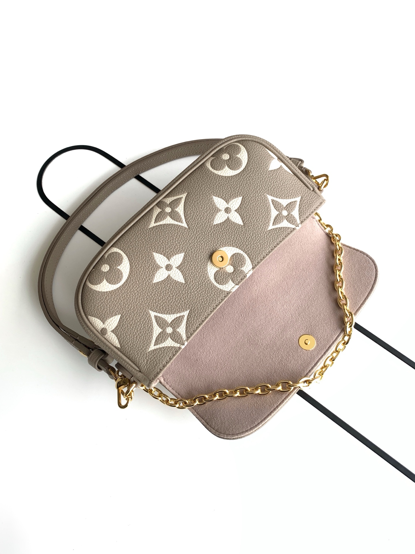 Louis Vuitton Shoulder Bag M82211
