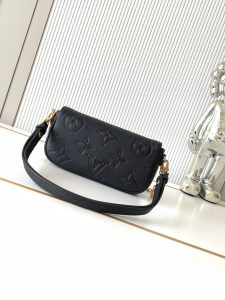 Louis Vuitton Shoulder Bag M82154 in Black