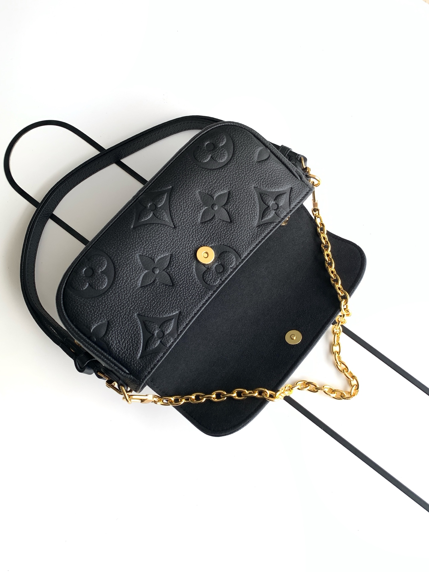 Louis Vuitton Shoulder Bag M82154 in Black
