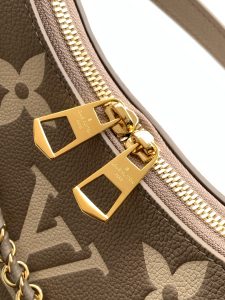 Louis Vuitton Handbag M13224