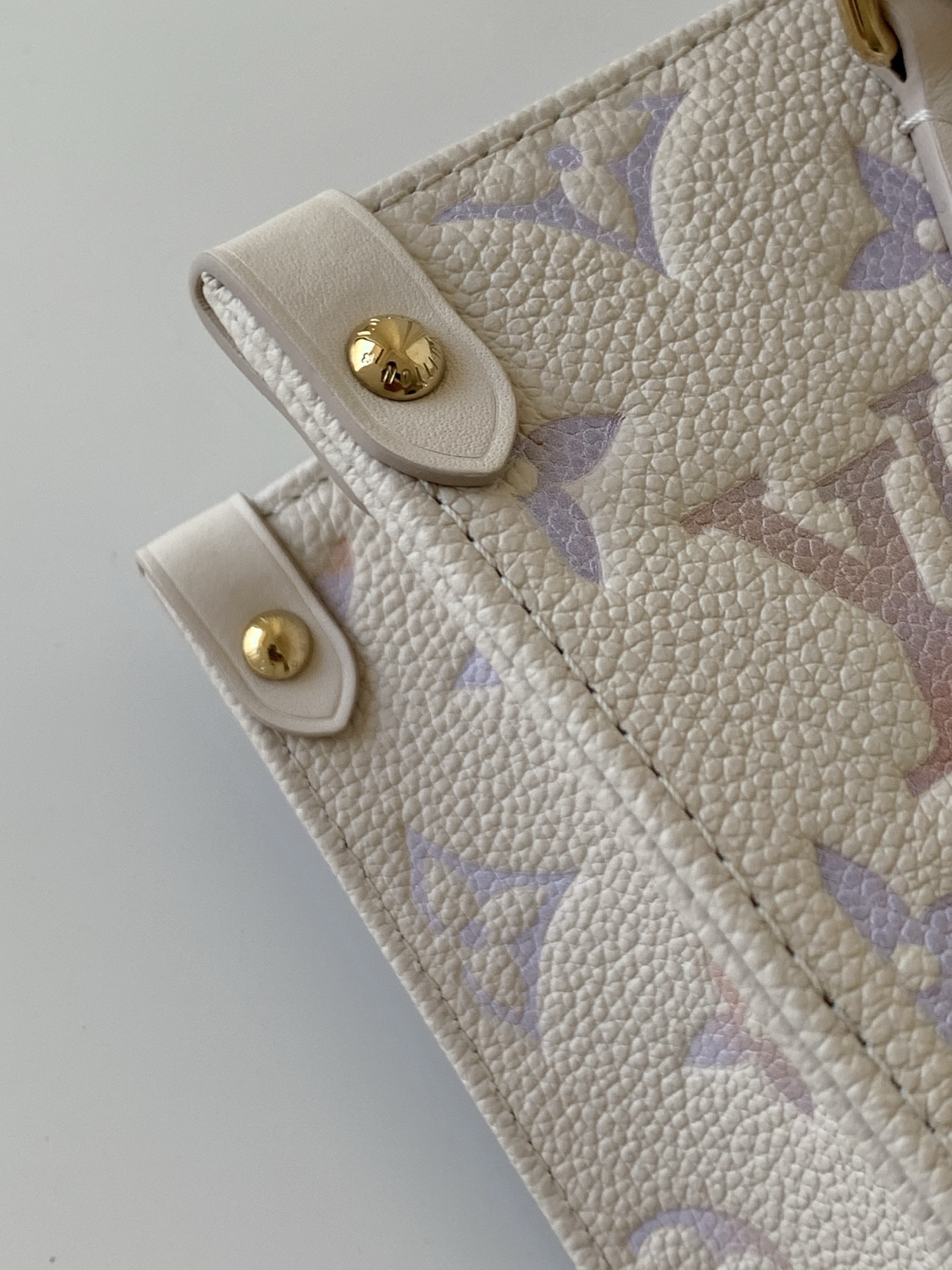 Louis Vuitton Handbag M25770