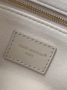 Louis Vuitton Handbag M25770