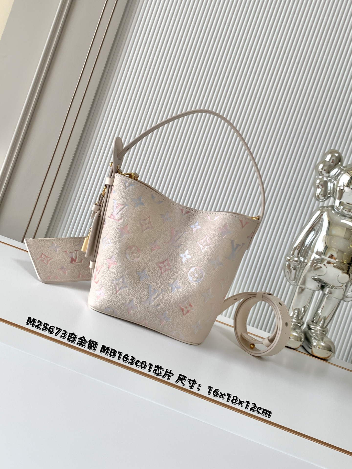 Louis Vuitton Shoulder Bag M25673