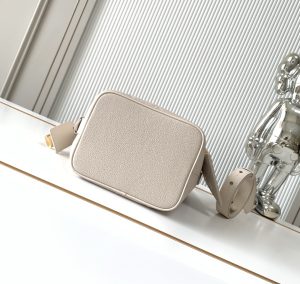Louis Vuitton Shoulder Bag M25673