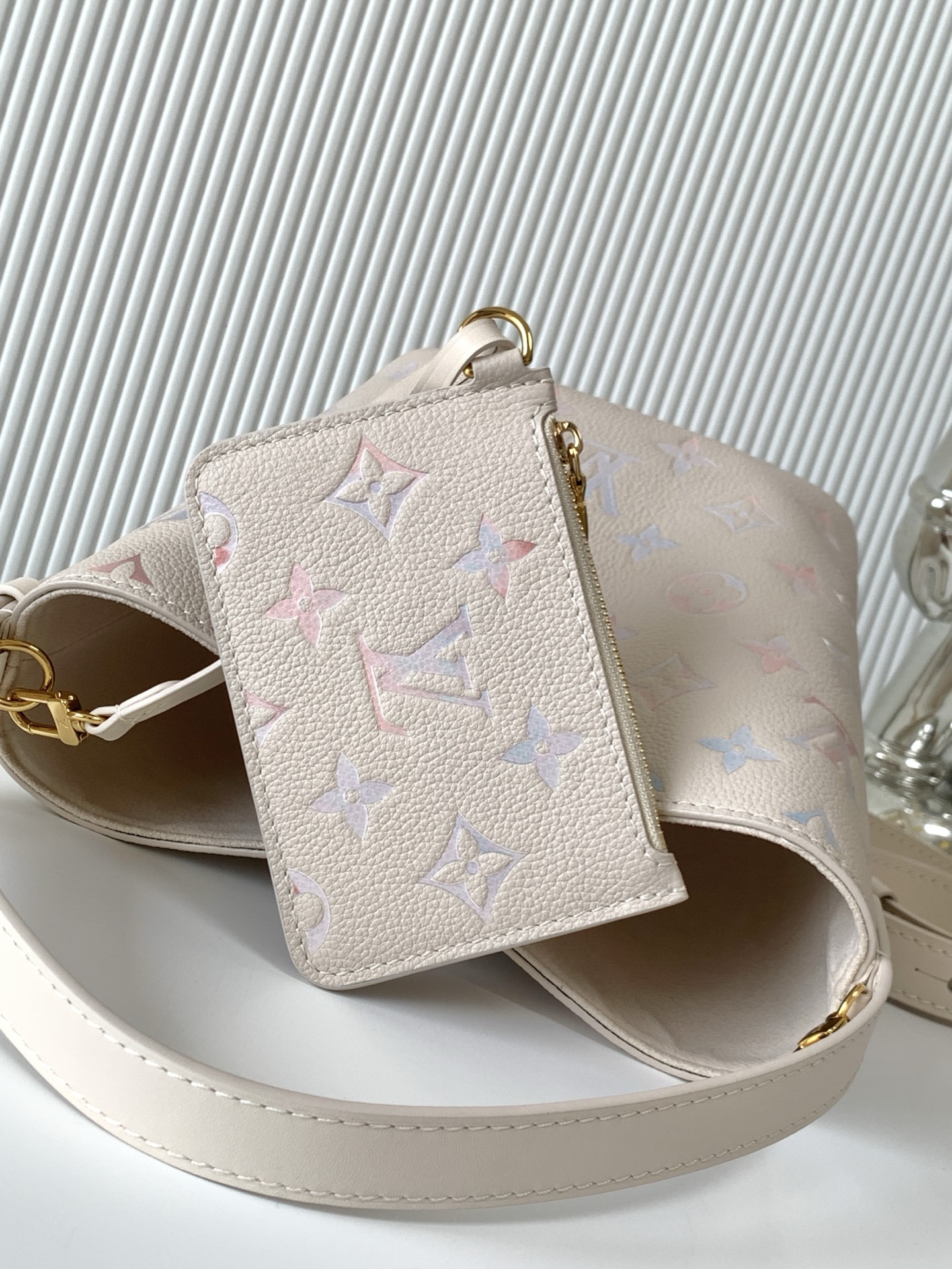 Louis Vuitton Shoulder Bag M25673