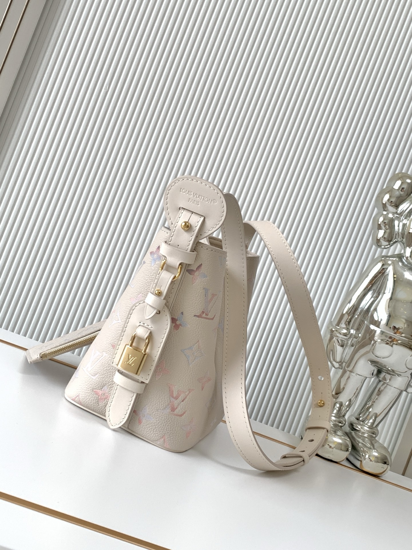 Louis Vuitton Shoulder Bag M25673
