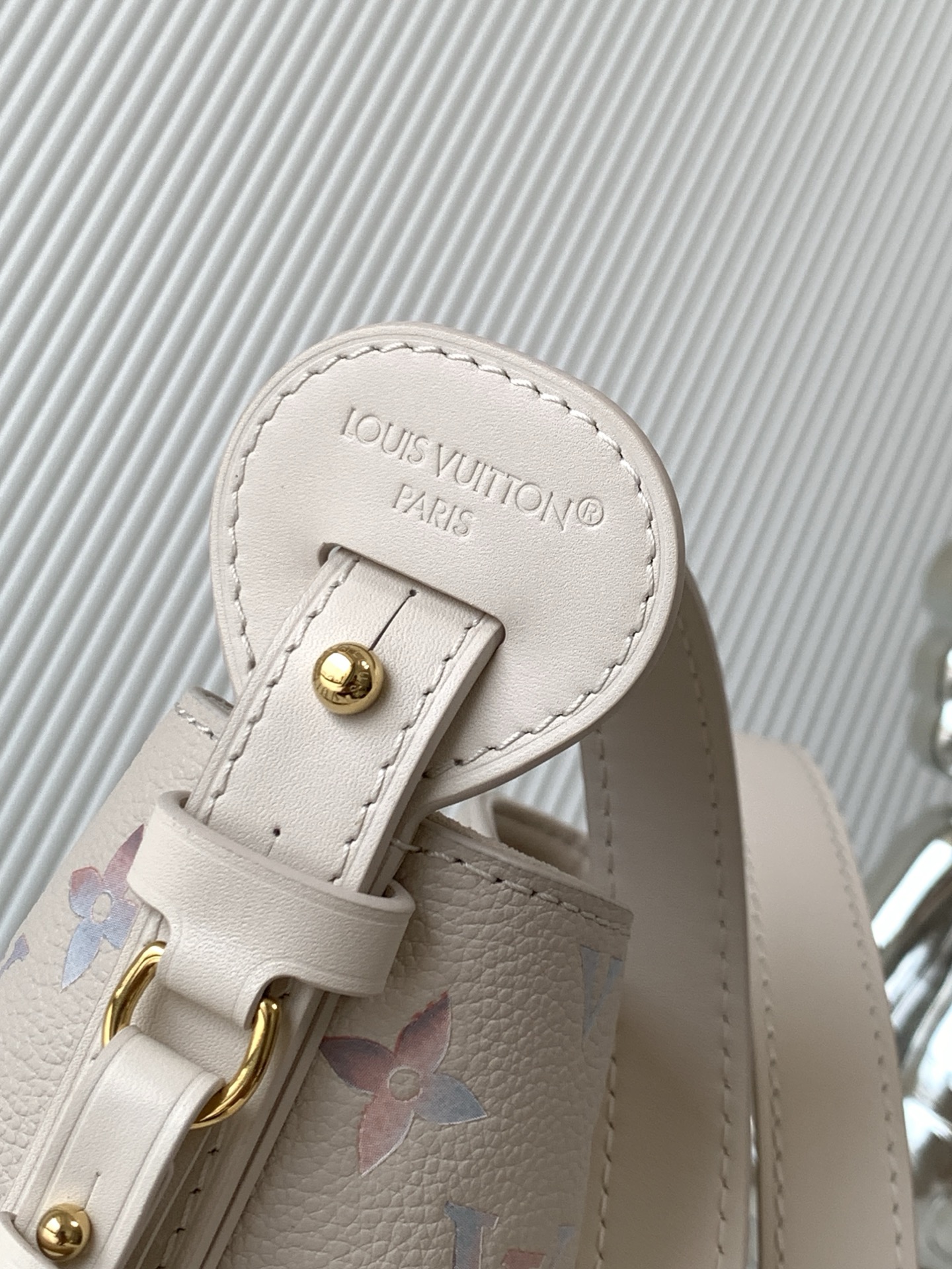 Louis Vuitton Shoulder Bag M25673