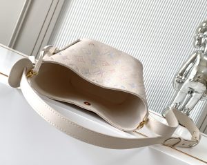 Louis Vuitton Shoulder Bag M25673