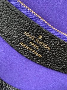 Louis Vuitton Handbag M46386 in Black