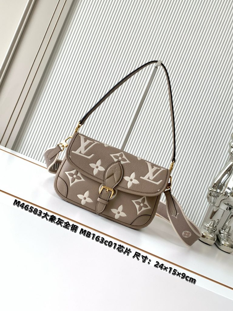 Louis Vuitton Handbag M46583