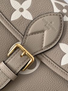 Louis Vuitton Handbag M46583