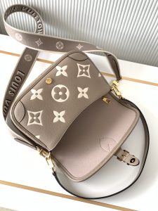 Louis Vuitton Handbag M46583