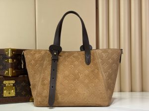 Louis Vuitton Handbag M29836
