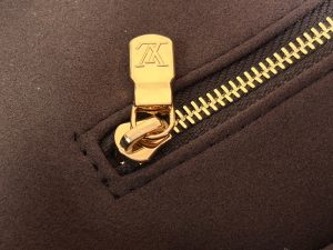Louis Vuitton Handbag M29836