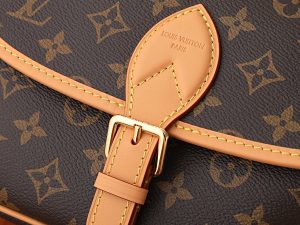 Louis Vuitton Handbag M13035