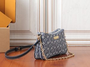 Louis Vuitton Handbag M29895