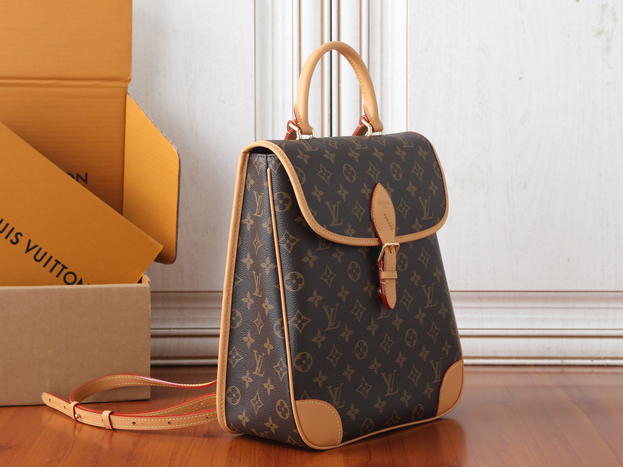 Louis Vuitton Shoulder Bag M29631