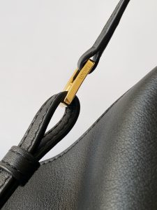 Shoulder Bag 9186 in Black
