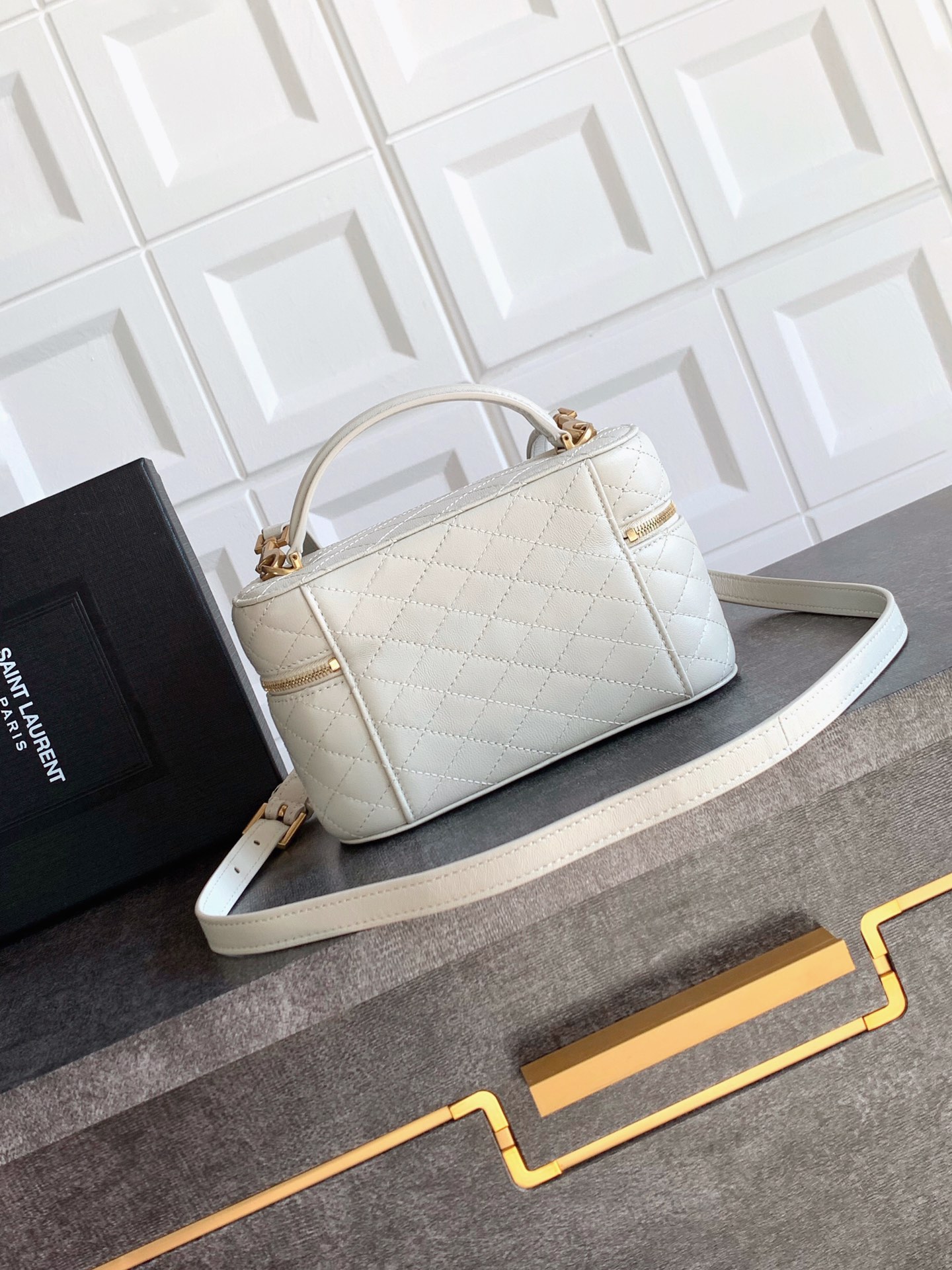 Card Holder 766731 in White