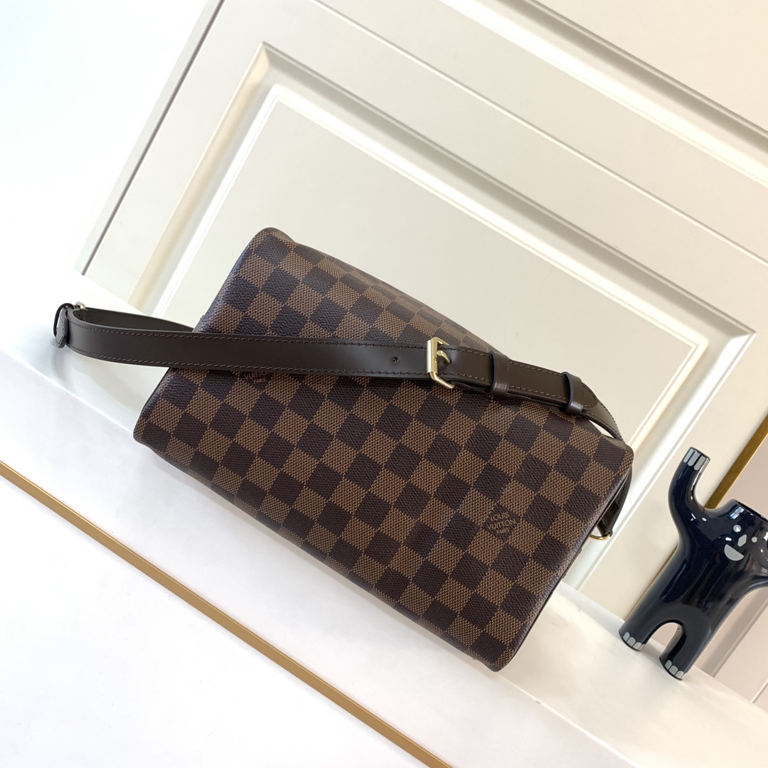 Bag 1228702400