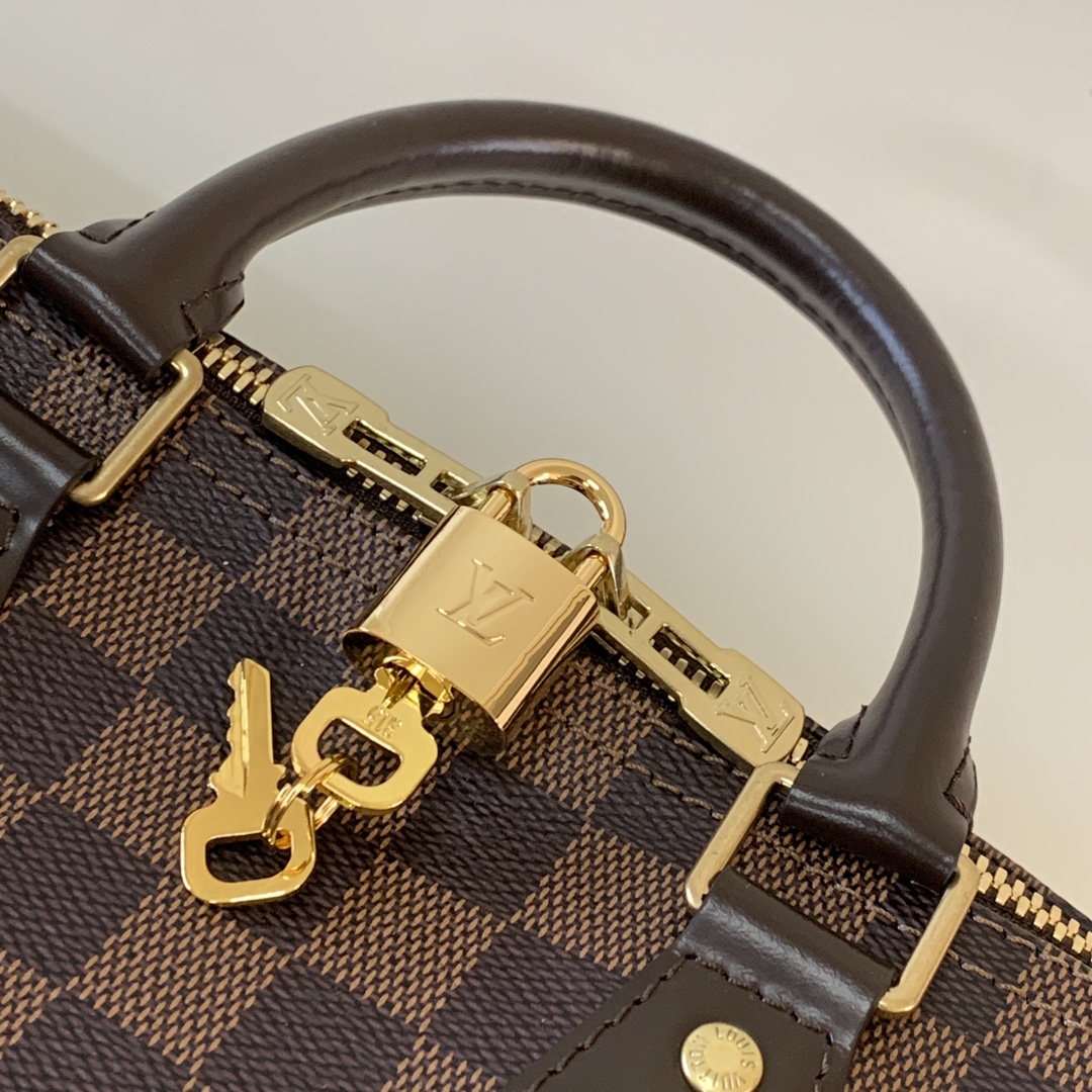 Bag 1228702400