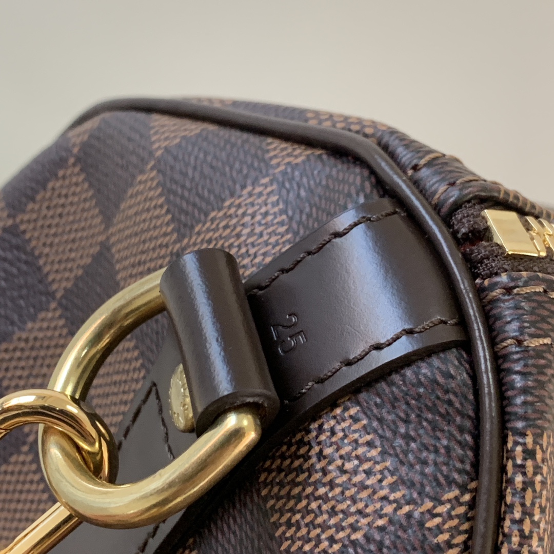 Bag 1228702400