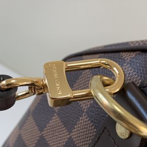 Bag 1228702400