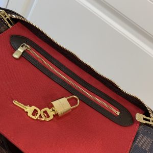 Bag 1228702400