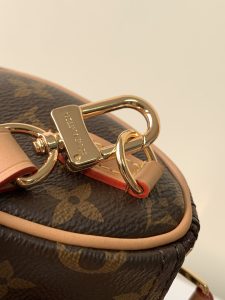 Louis Vuitton Bag M81085