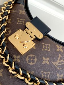 Louis Vuitton Bag M46659