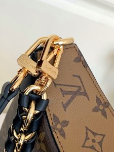 Louis Vuitton Bag M46659