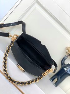 Louis Vuitton Bag M46659