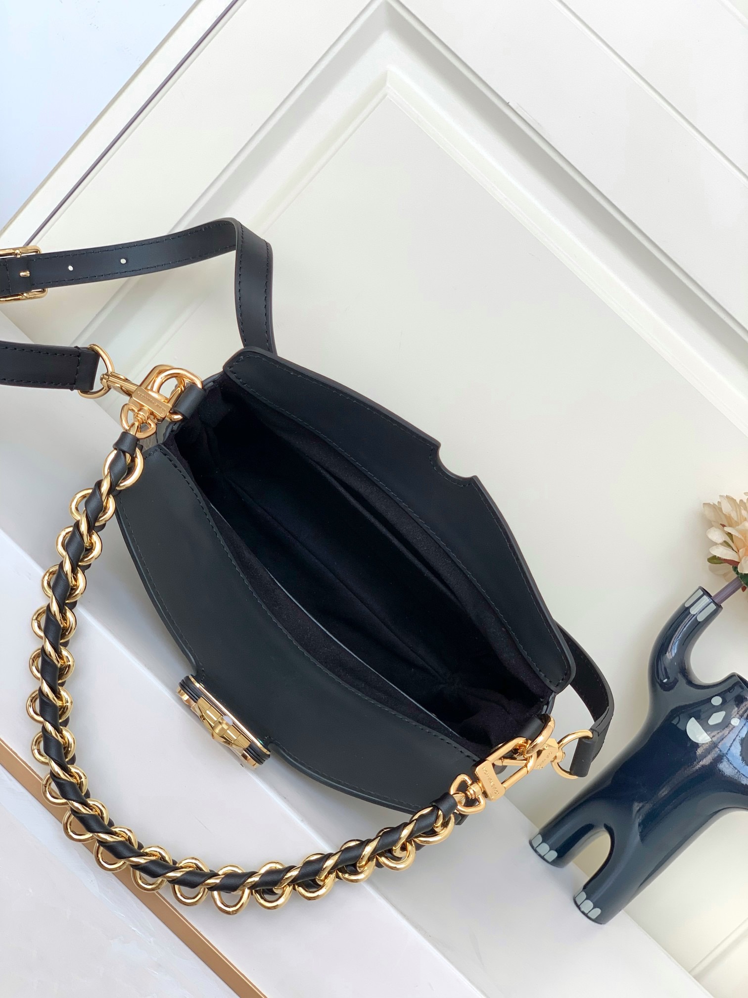 Louis Vuitton Bag M46659