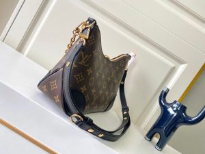 Louis Vuitton Bag M45831