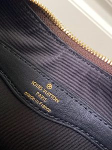 Louis Vuitton Bag M45831